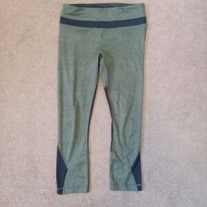 Lululemon Run Inspire Crop /‎ Dottie Dash Fatigue / Size 4